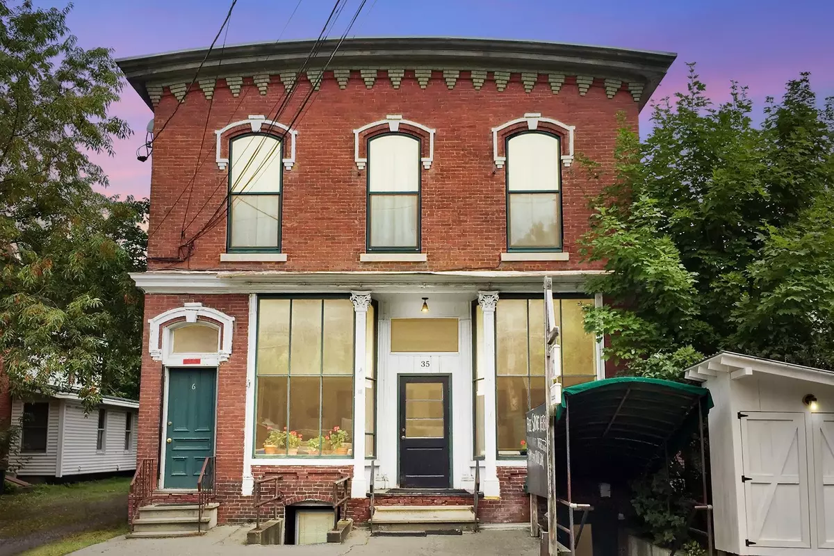 Royalton, VT 05068,35 South Windsor ST