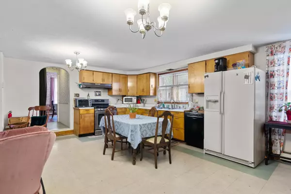 Pittsfield, NH 03263,1 Green ST