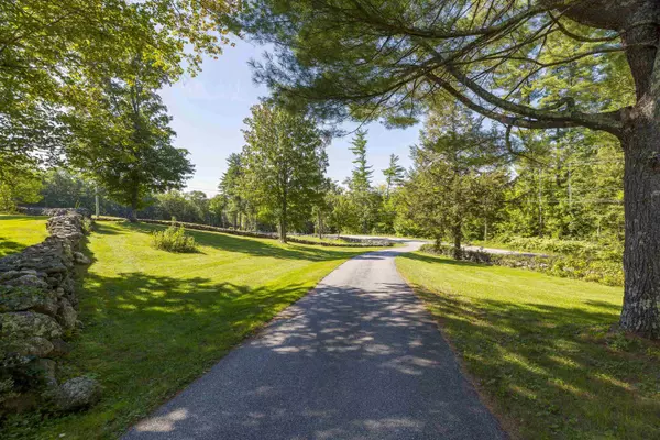 Sutton, NH 03260,144 Shaker RD