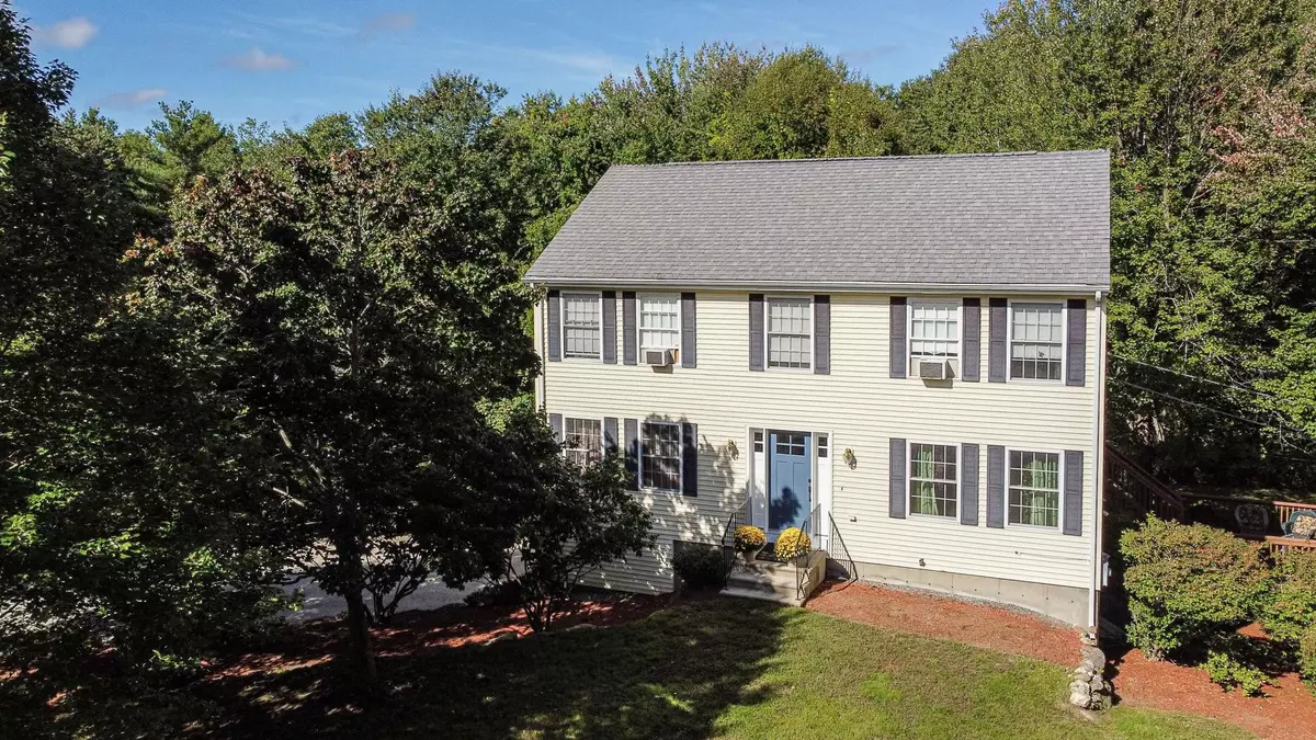 Wilton, NH 03086,3 Bittersweet LN