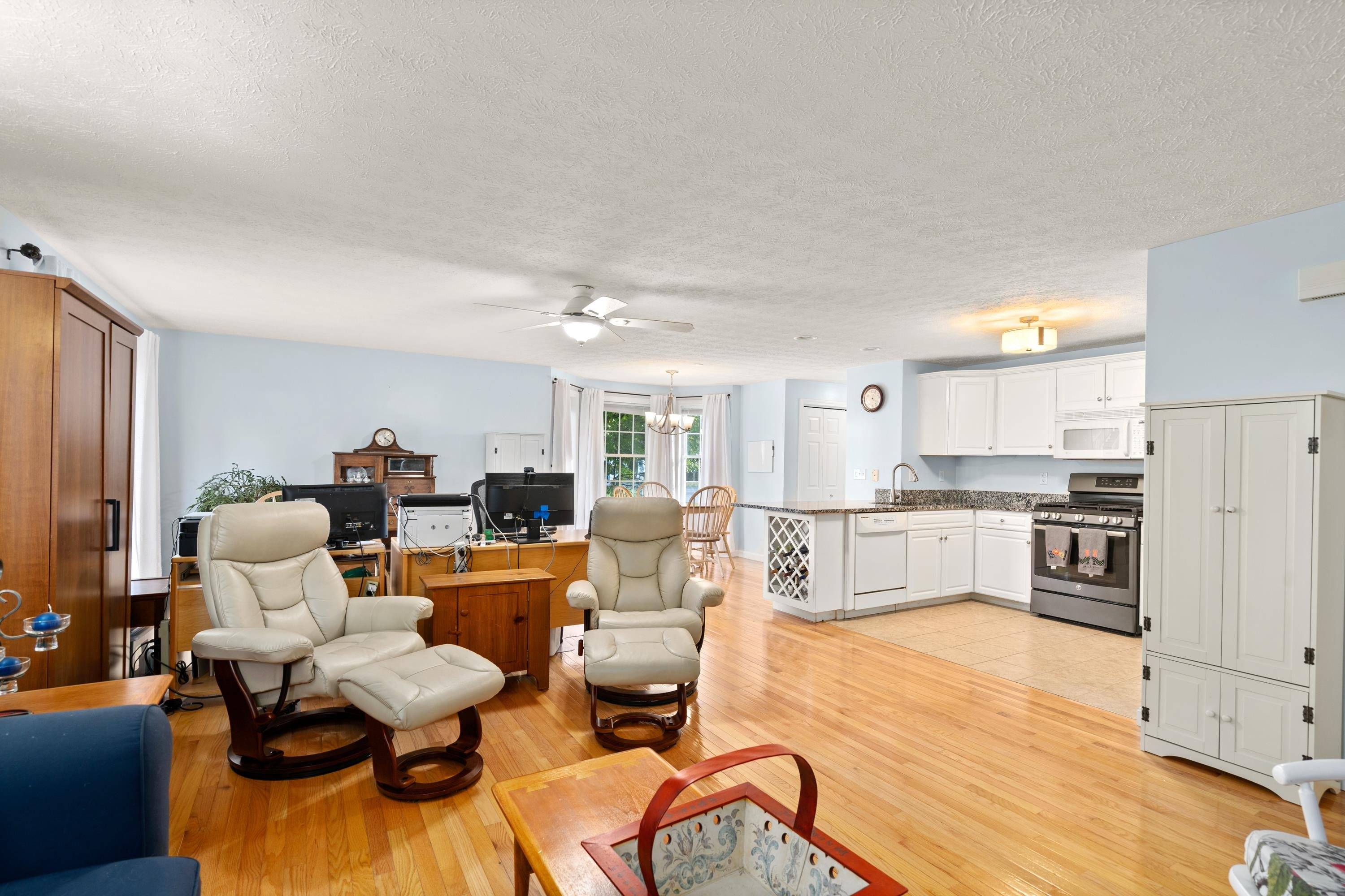 Hudson, NH 03051,53 Glasgow CIR