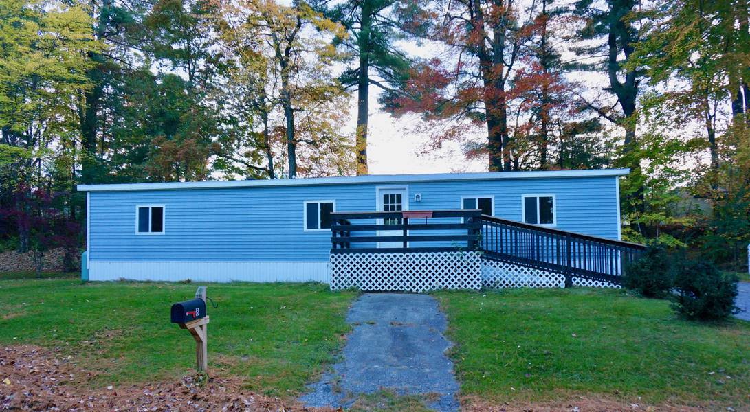 8 Vindale RD, Hooksett, NH 03106