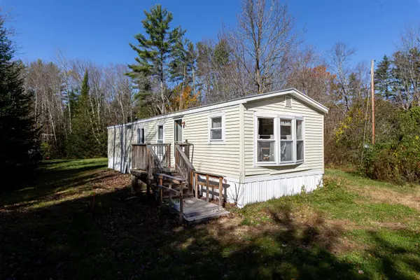 546 Governor Wentworth HWY, Moultonborough, NH 03254