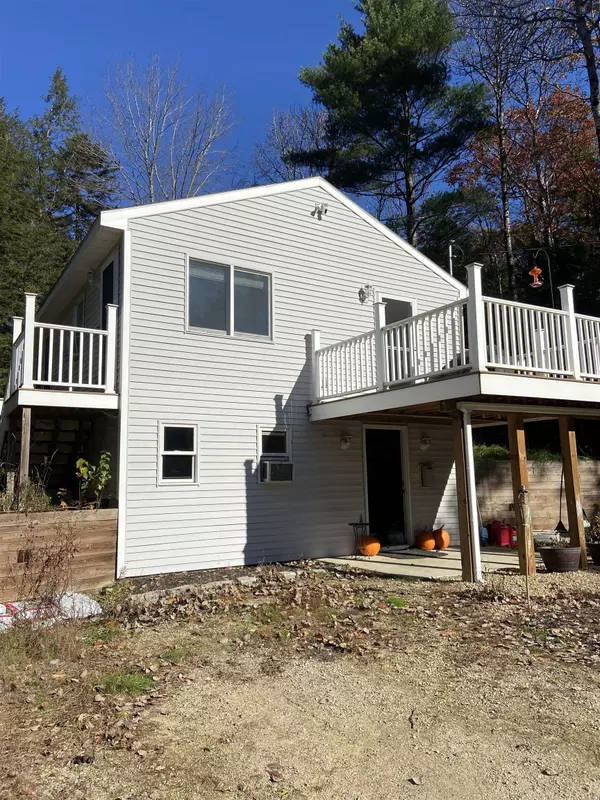 14 Enfield LN, Barnstead, NH 03225