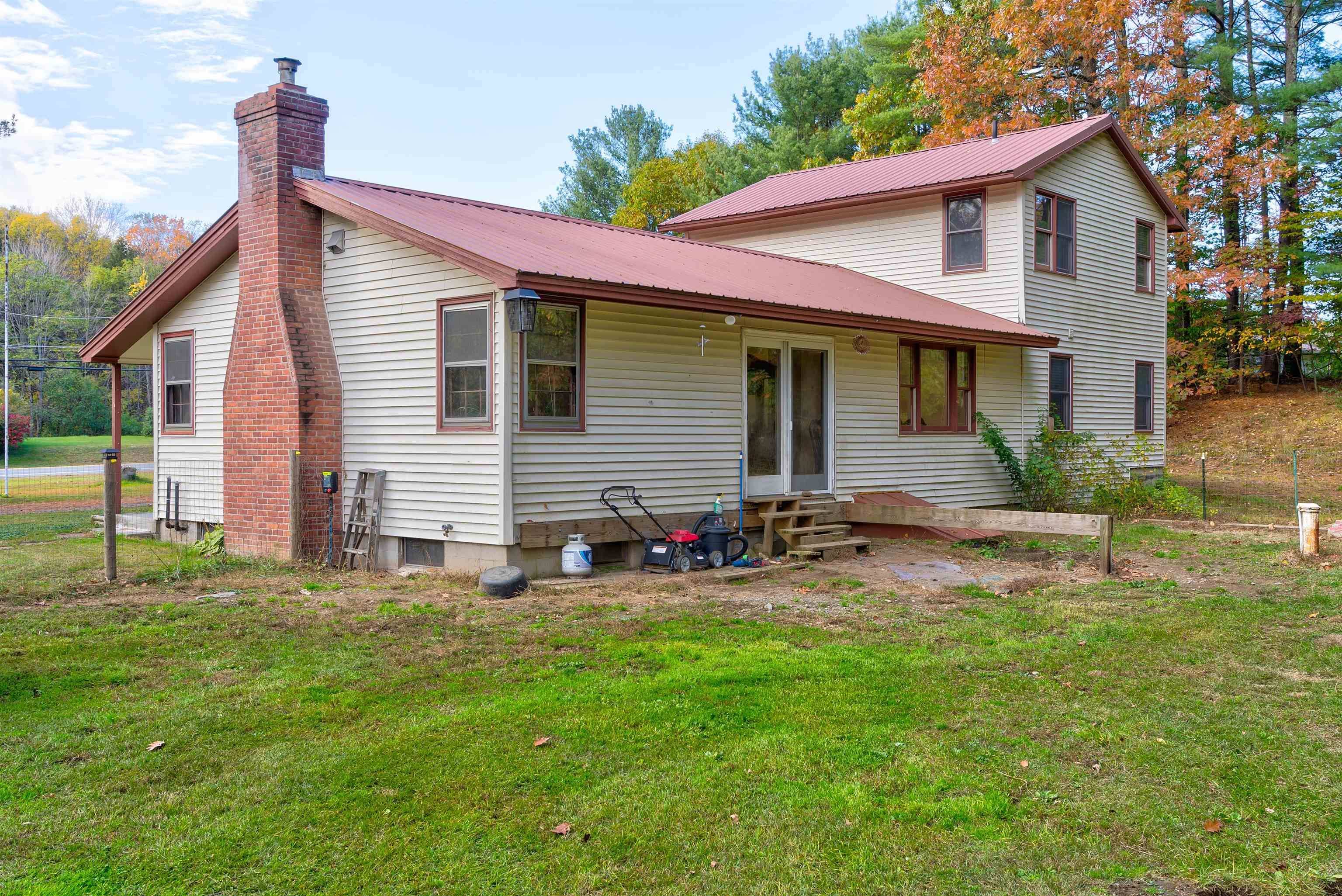 Dummerston, VT 05301,896 US Route 5