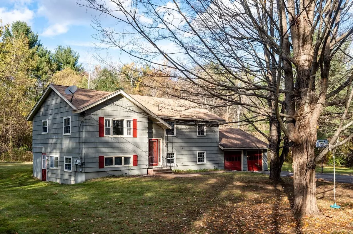 Lee, NH 03861,191 Mast RD