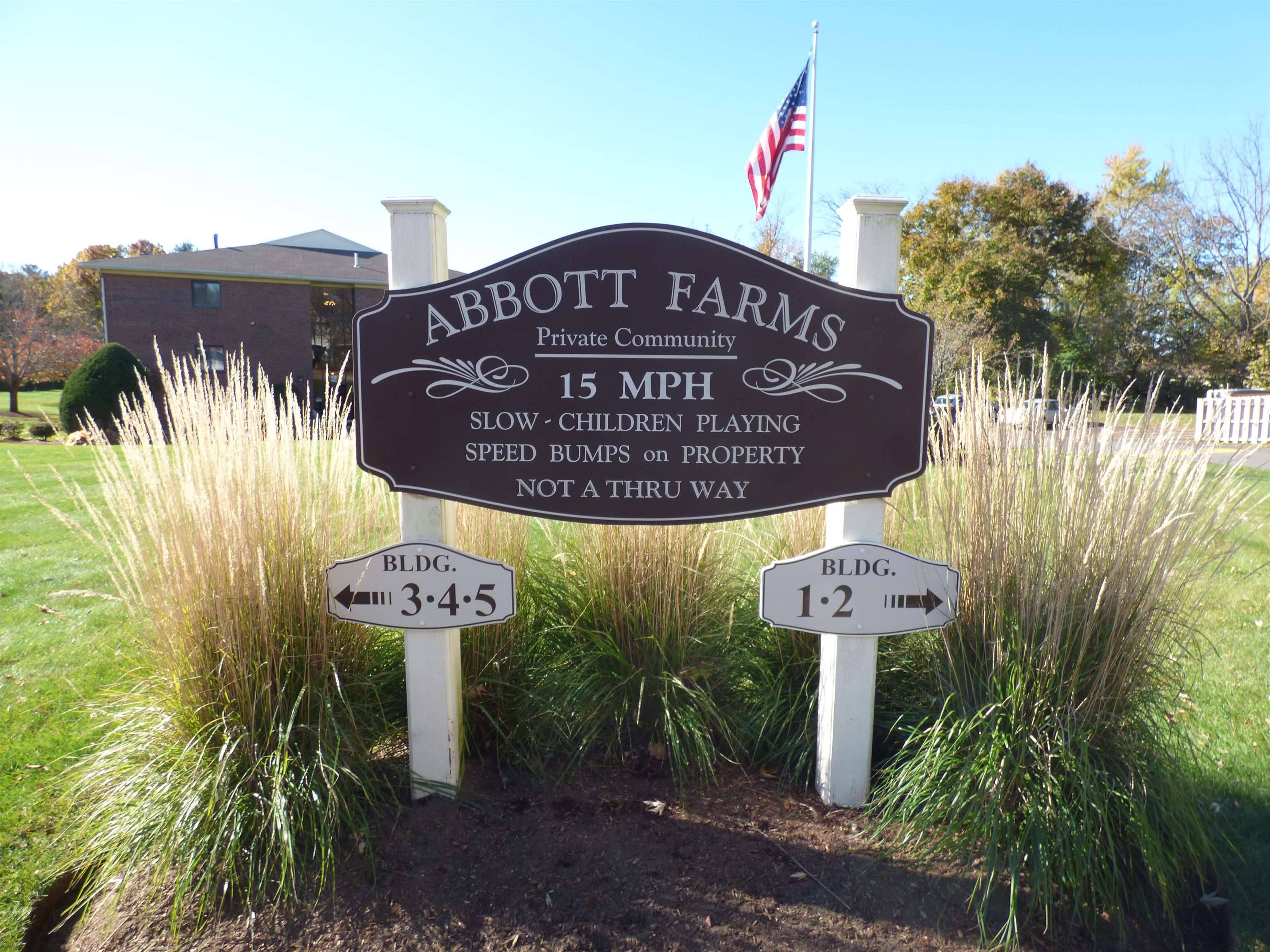 227 Abbott Farm LN, Hudson, NH 03051