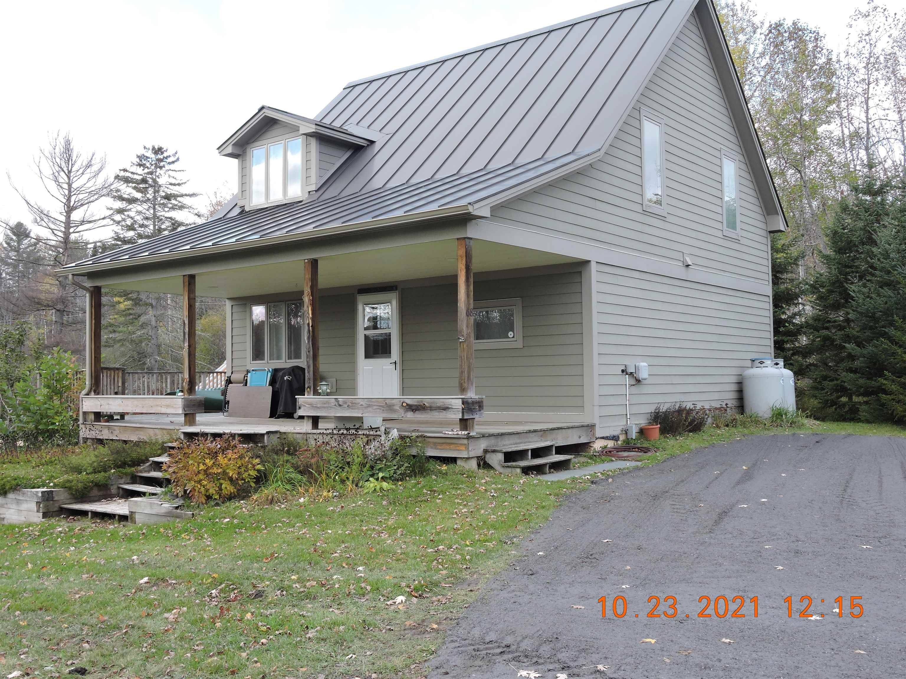 68 cottage LN, Barton, VT 05822