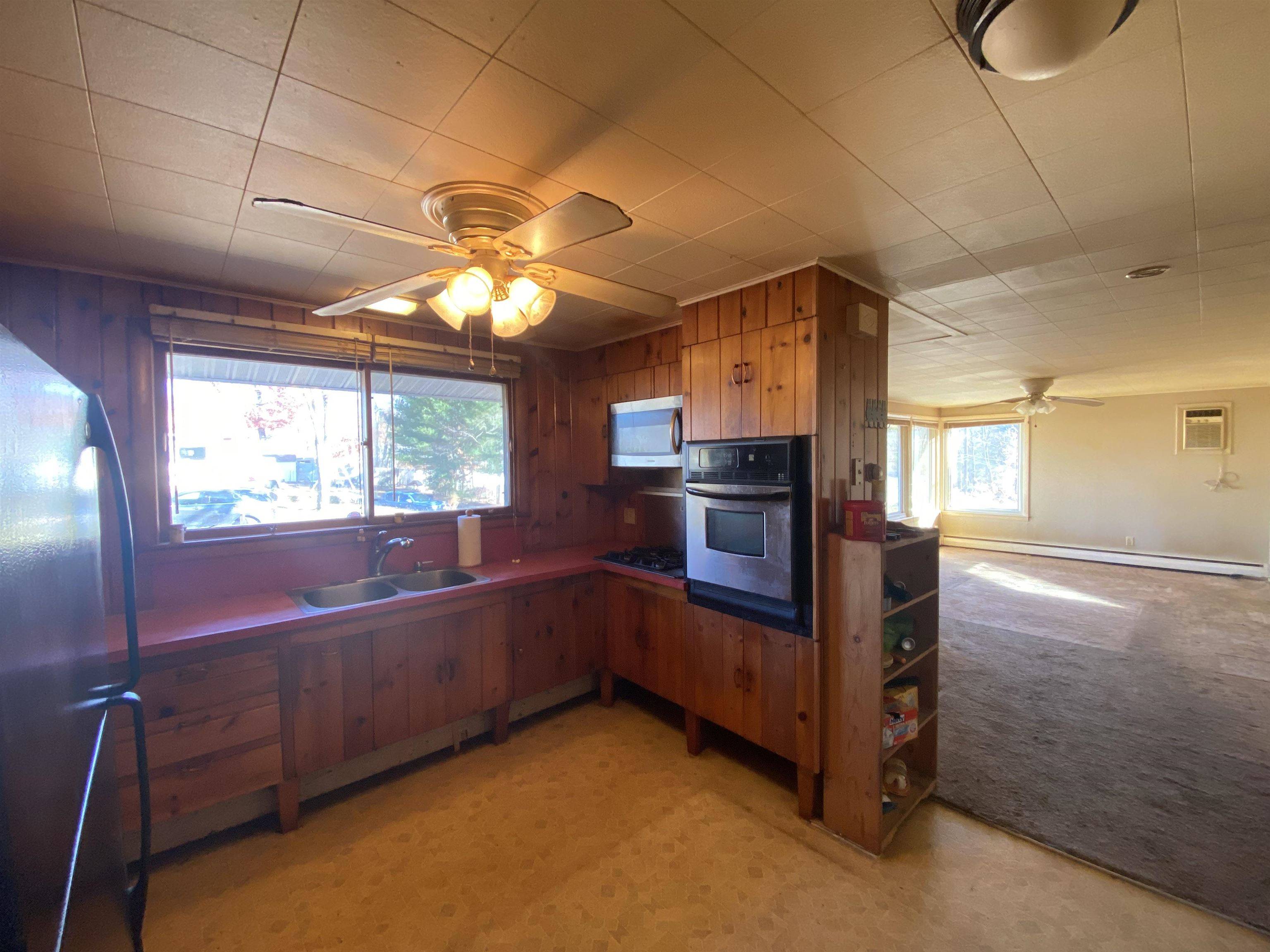 Hudson, NH 03051,10 Vinton ST