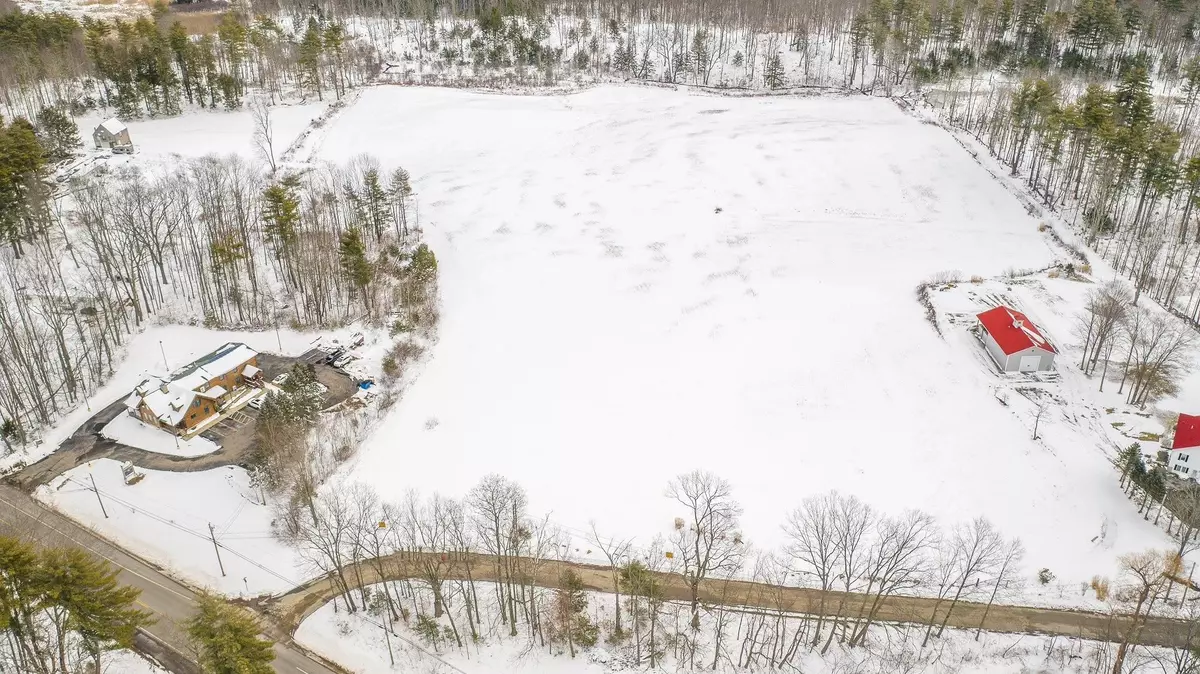 Epping, NH 03042,299 N River RD