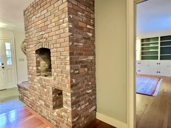 New London, NH 03257,151 Job Seamans Acres