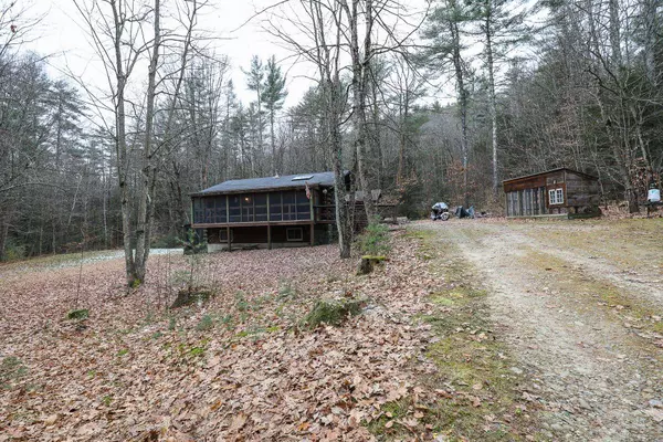 Henniker, NH 03242,412 Patch RD