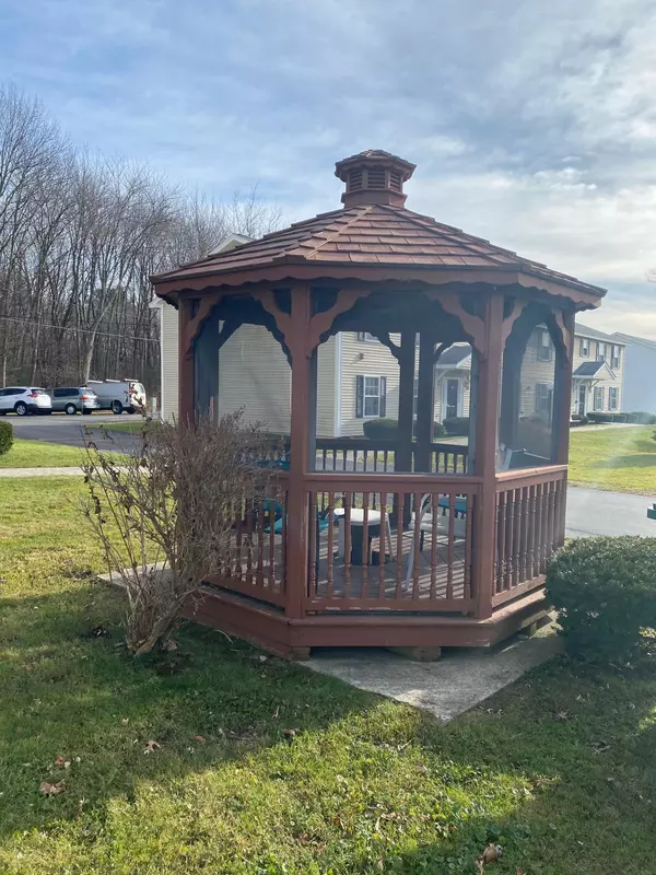 Hampton, NH 03842,87 Winnacunnet RD #8