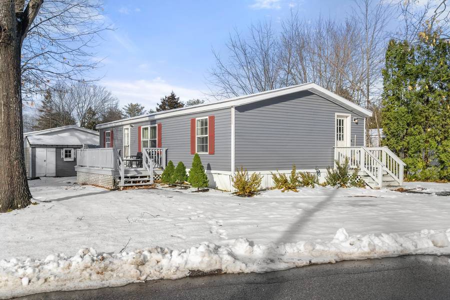 16 Hilton AVE, Exeter, NH 03833