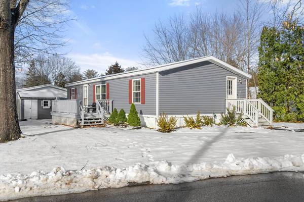 16 Hilton AVE,  Exeter,  NH 03833