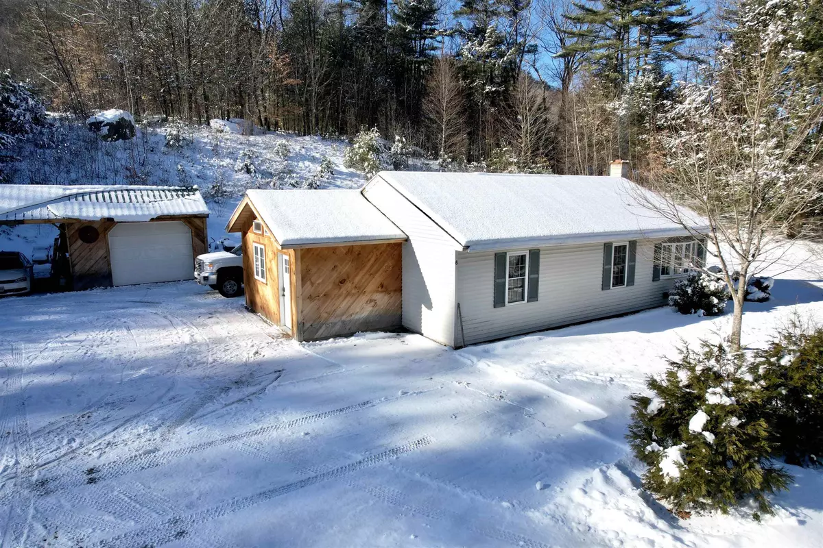 Henniker, NH 03242,6 Quarry Hill CT