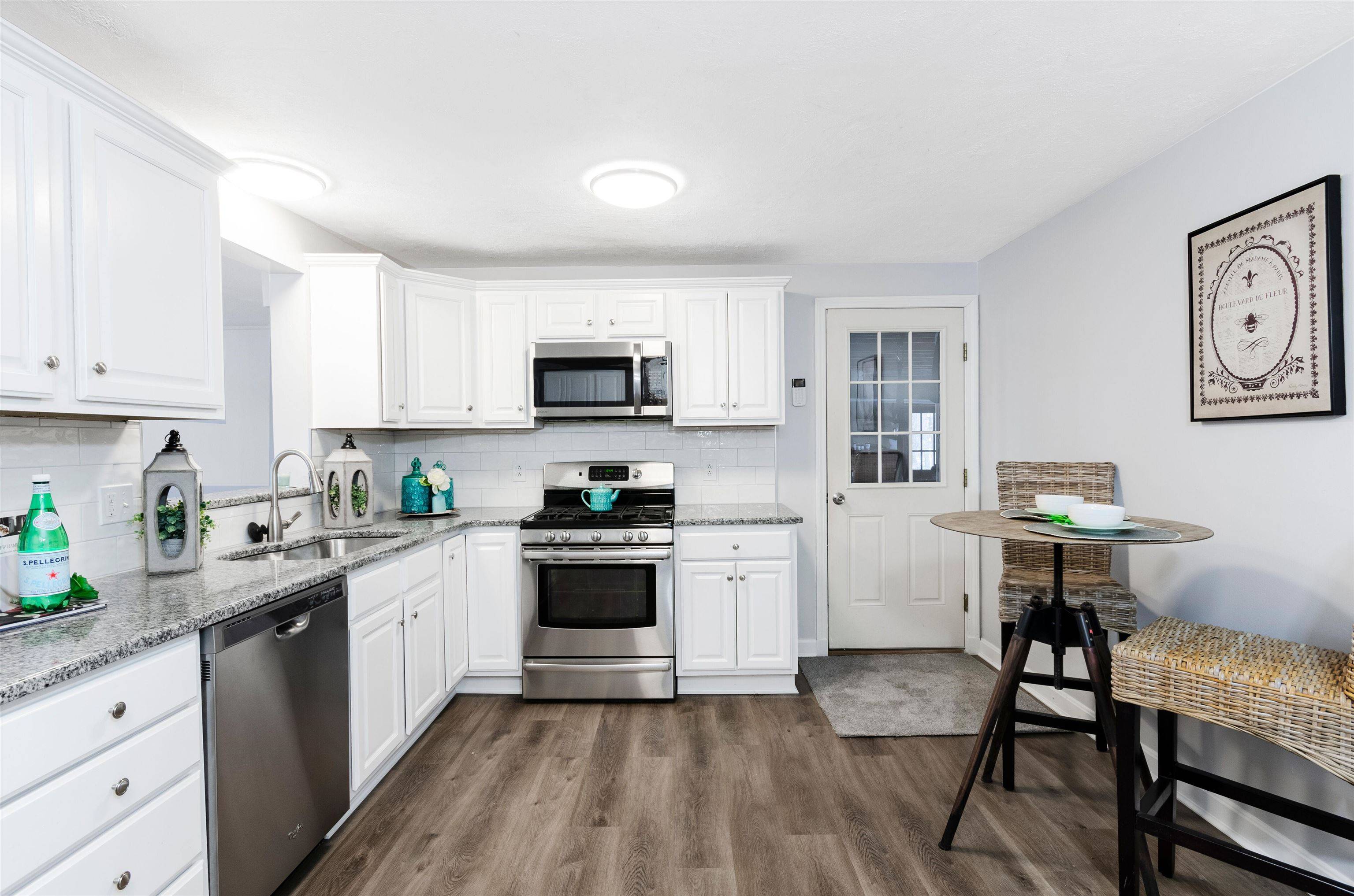 Hudson, NH 03051,16 Bonnie LN