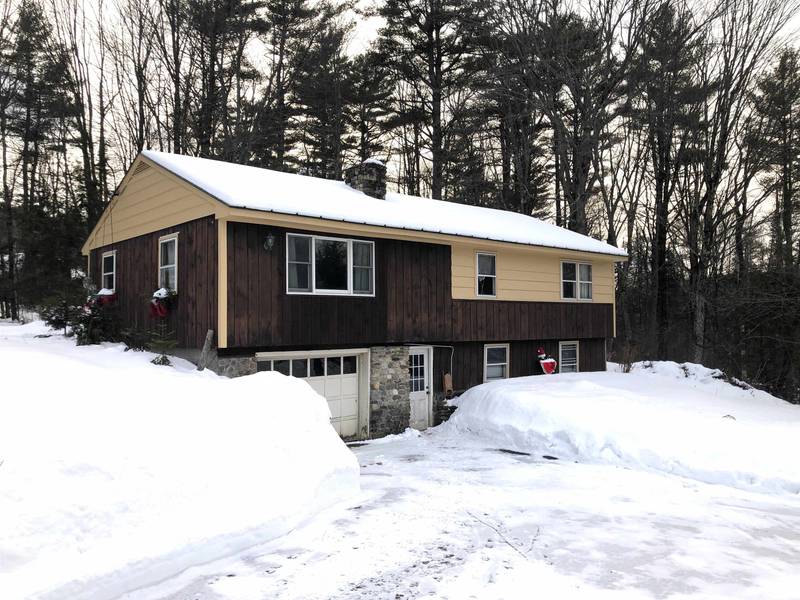 4 Cross RD, Sunapee, NH 03782