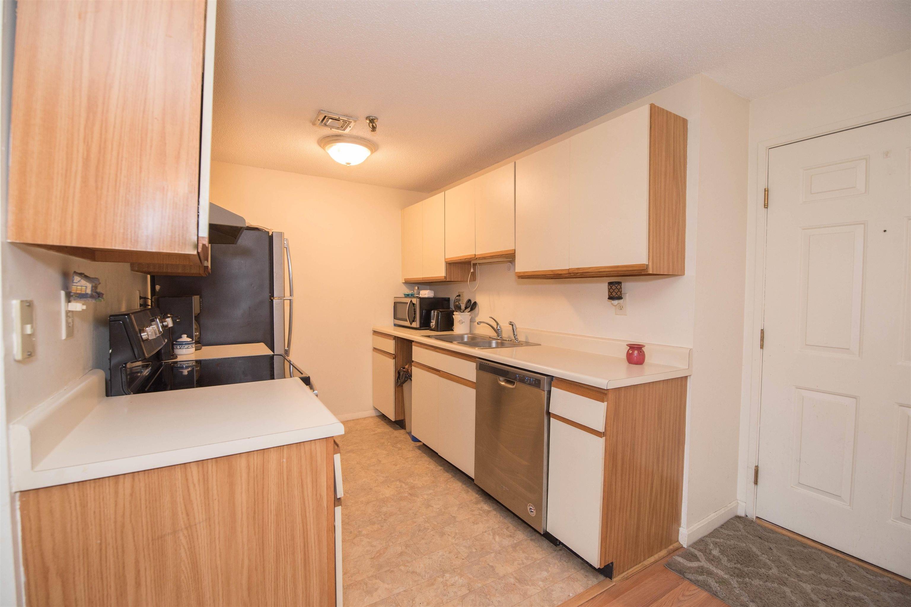 Hudson, NH 03051,411 Abbott Farm LN