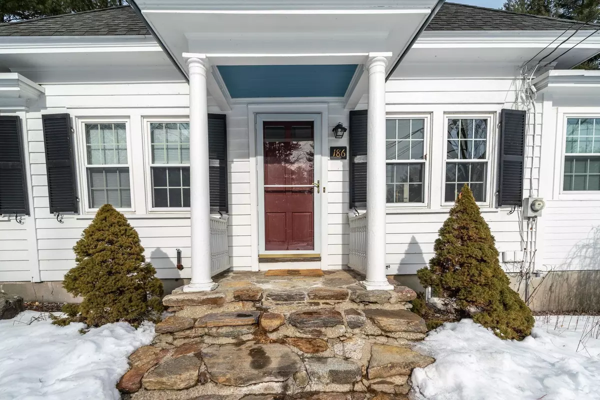 Hopkinton, NH 03229,186 Main ST