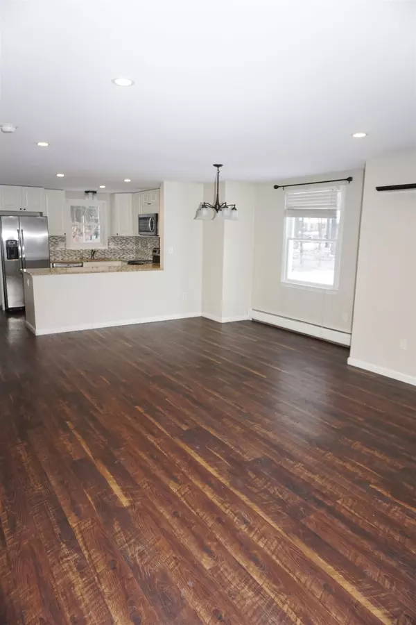 Merrimack, NH 03054,8 Franconia DR