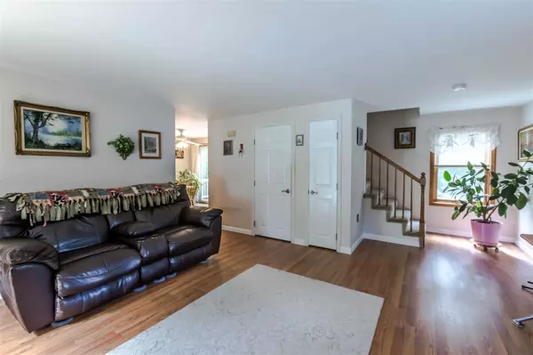 Merrimack, NH 03054,1 1/2 Edward LN