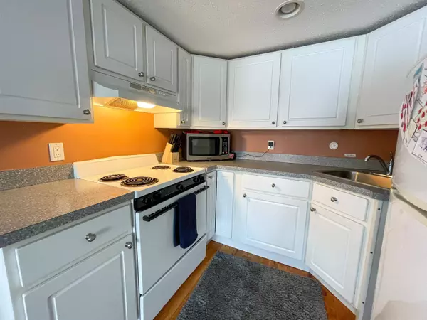 Hampton, NH 03842,4 Keefe AVE #A