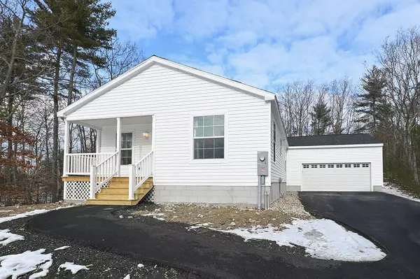 Fremont, NH 03044,21 Sharon WAY #52