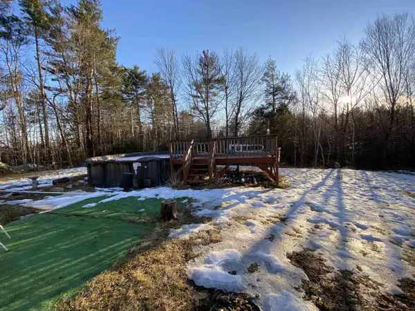 Loudon, NH 03307,17 Shaw RD