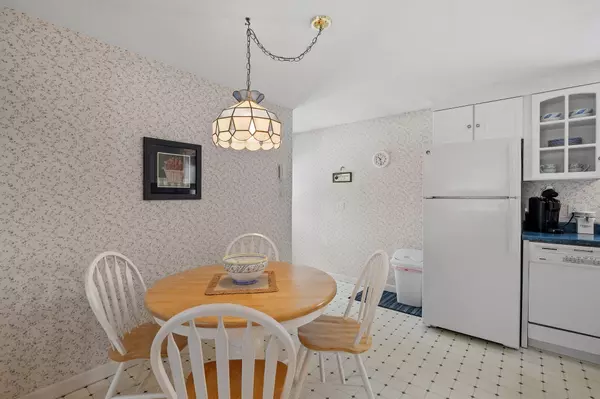 Franklin, NH 03235,3 Robert ST