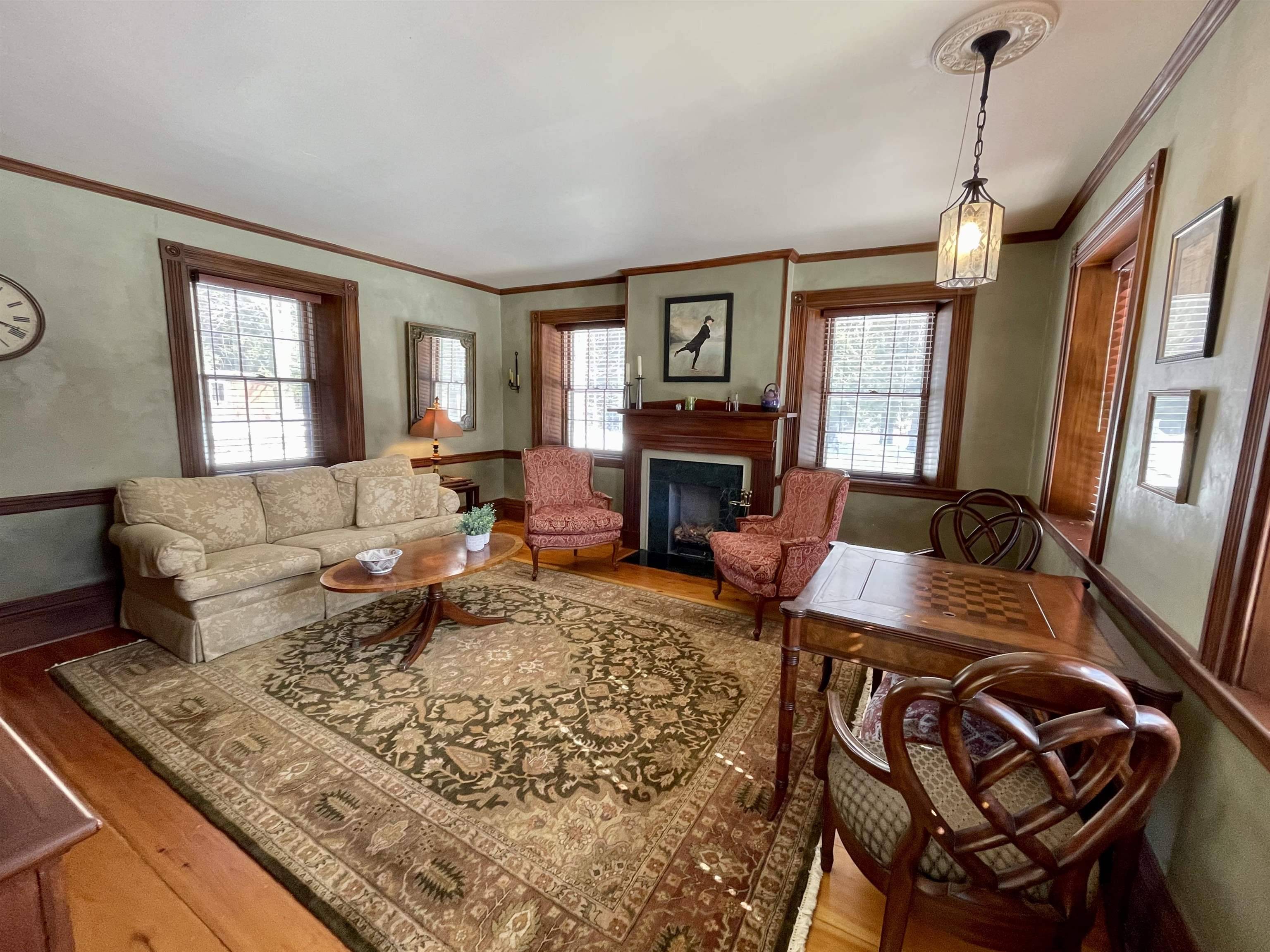 Brentwood, NH 03833,191 Middle RD