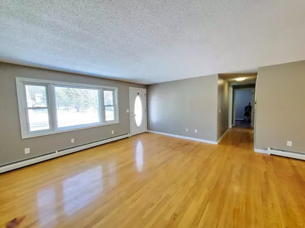 Concord, NH 03301,3 Hampton ST