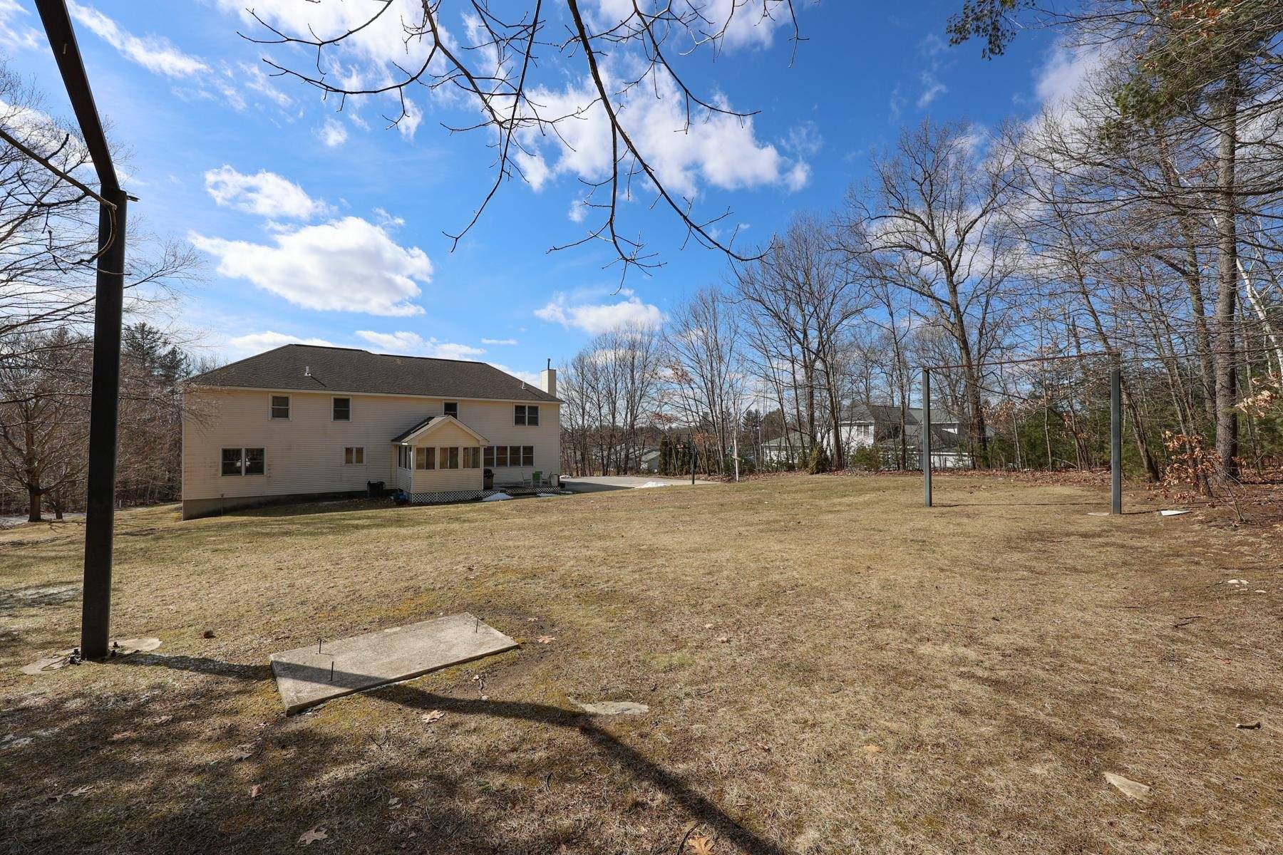 Hudson, NH 03051,28 Robin DR