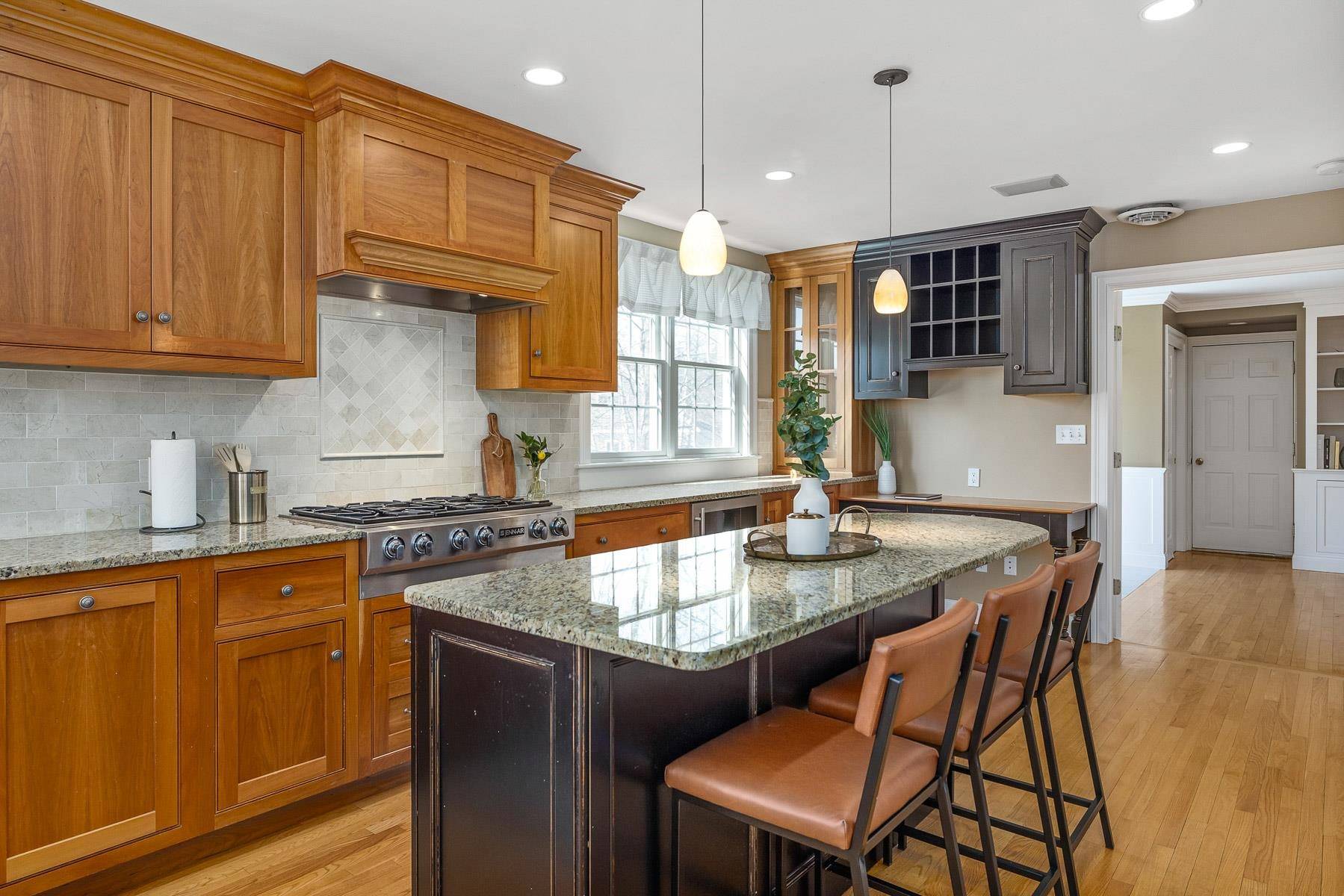 Stratham, NH 03885,28 Coach RD