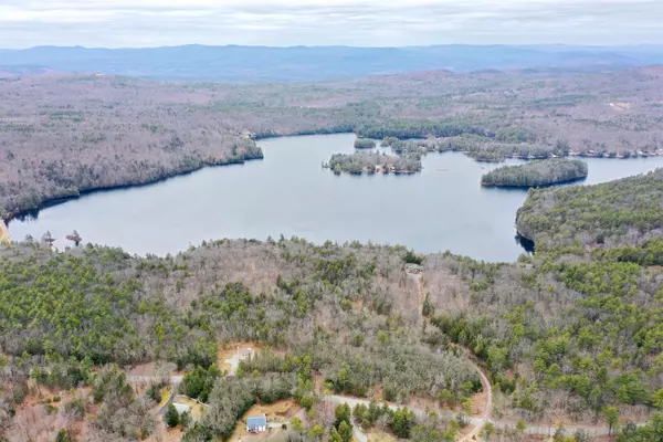 Deering, NH 03244,278 Reservoir RD