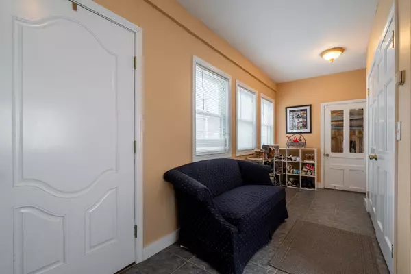 Warner, NH 03278,9 W. Main ST