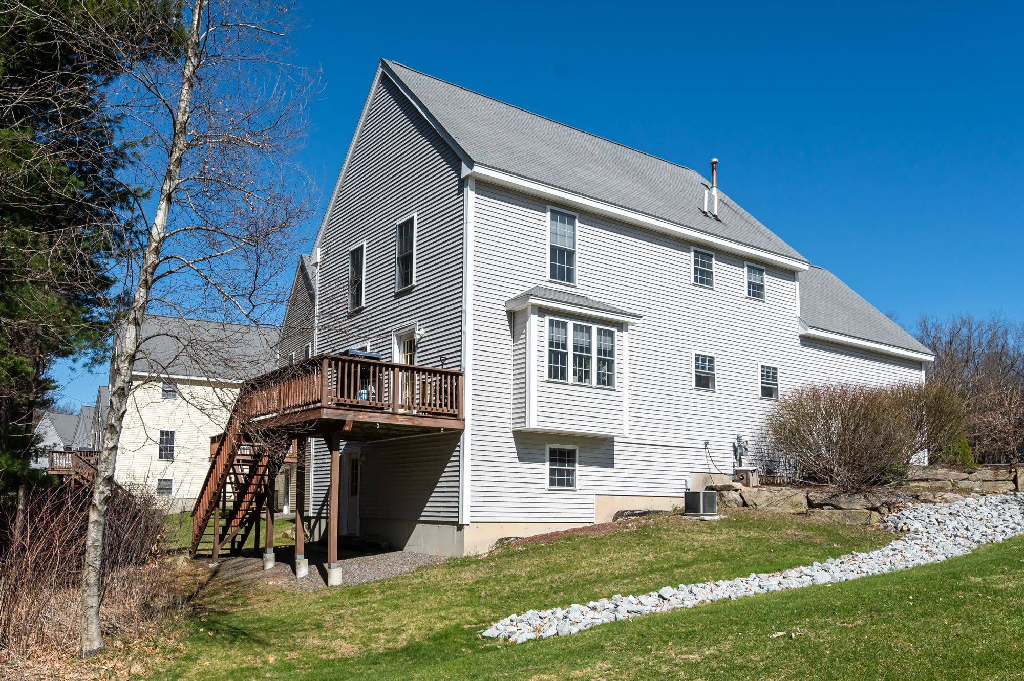 Hudson, NH 03051,109 Barbara LN