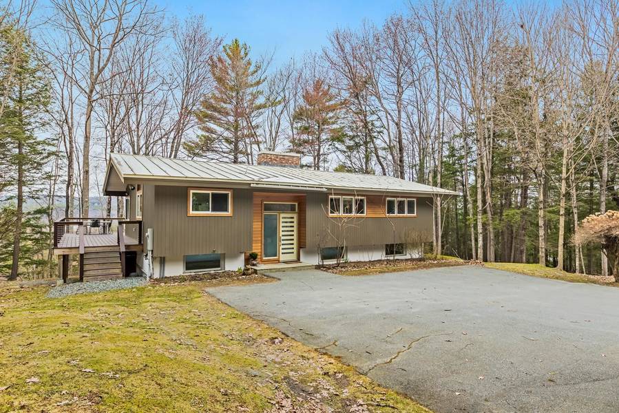 9 Ledge RD, Hanover, NH 03755