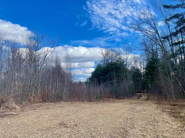 East Kingston, NH 03827,9 Bowley RD #9