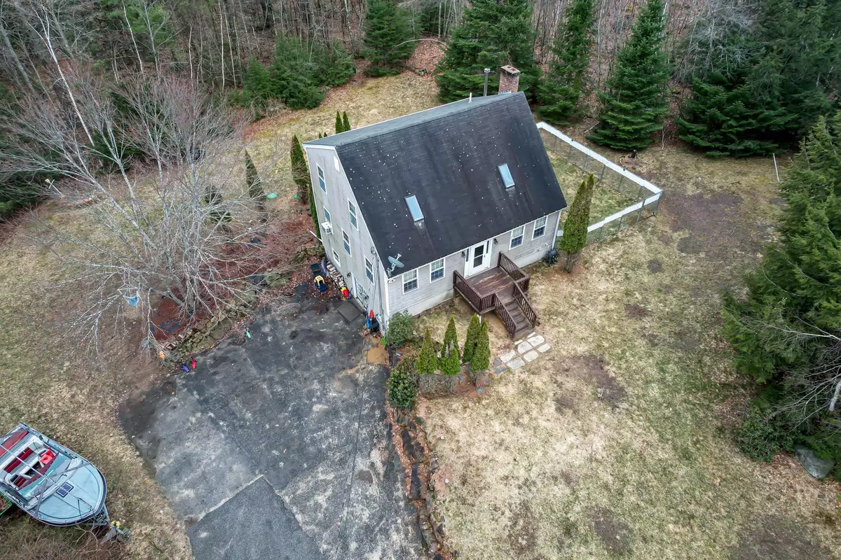 Pittsfield, NH 03263,263 Catamount RD