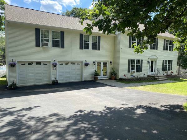 6 Cote DR, Danville, NH 03819