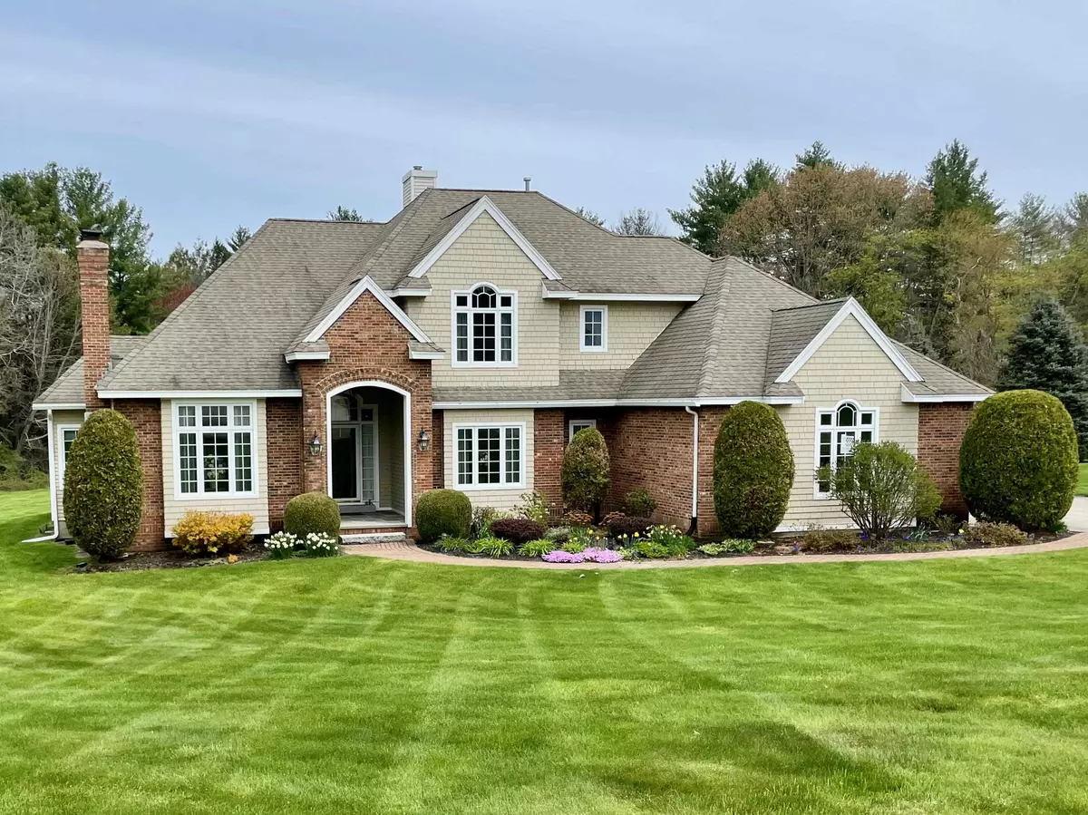 Hampton Falls, NH 03844,13 McAllister LN