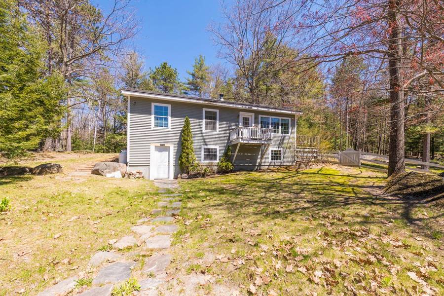 33 Ridgeway DR, Newbury, NH 03255