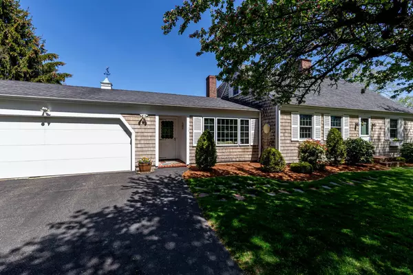 Hampton Falls, NH 03844,2 Taylor River RD