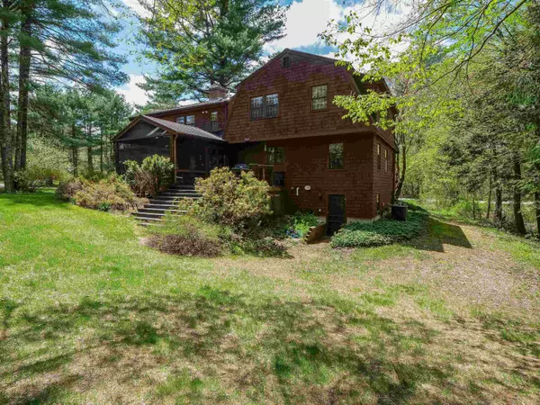 Merrimack, NH 03054,10 Hitchin Post LN