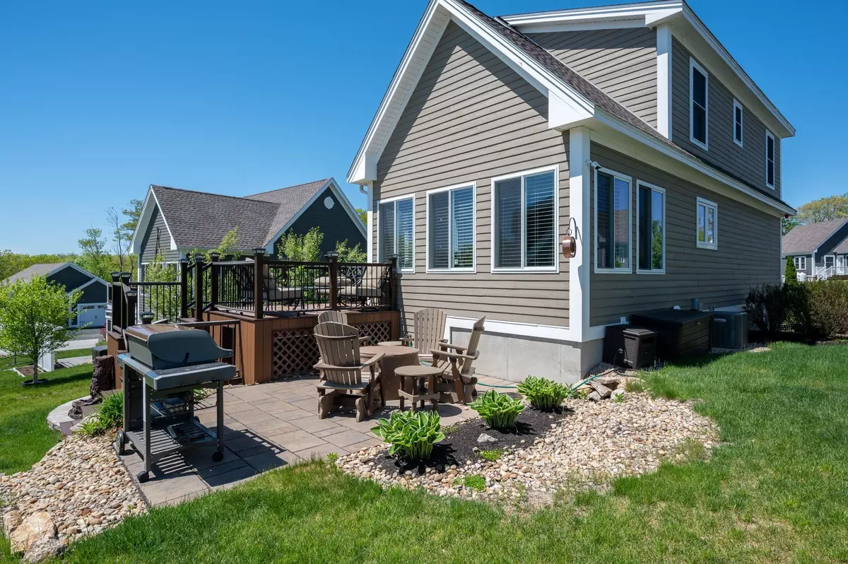 Laconia, NH 03246,9 Tranquility Turn ST #9