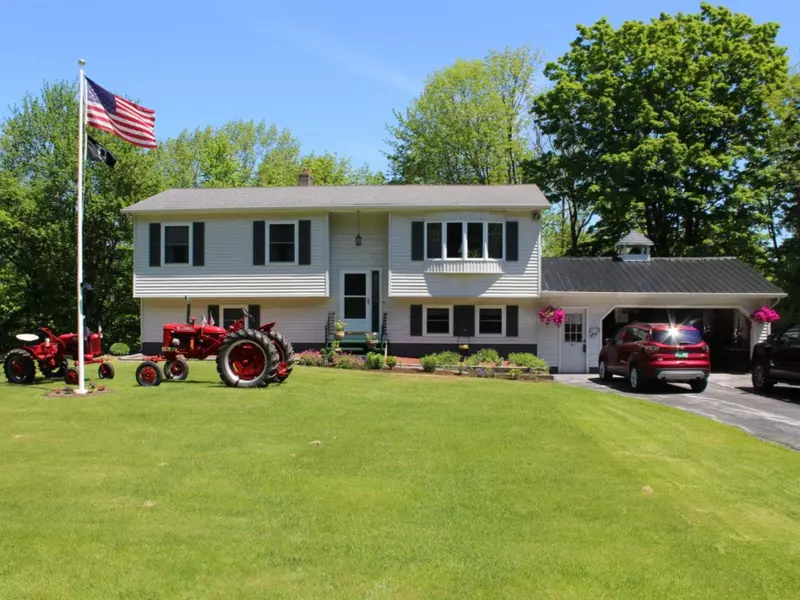 1499 French Hill RD, St. Albans Town, VT 05478