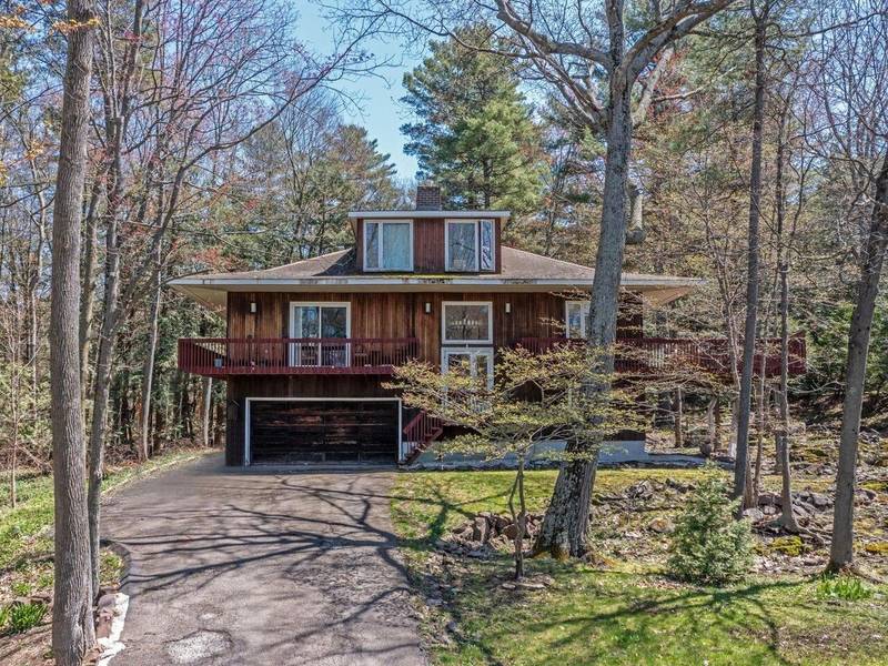 56 Dunder RD, Burlington, VT 05401