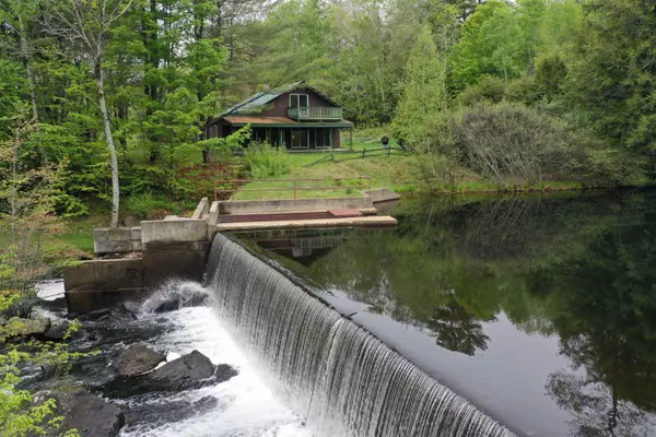 Milton, NH 03852,101 Hopper RD