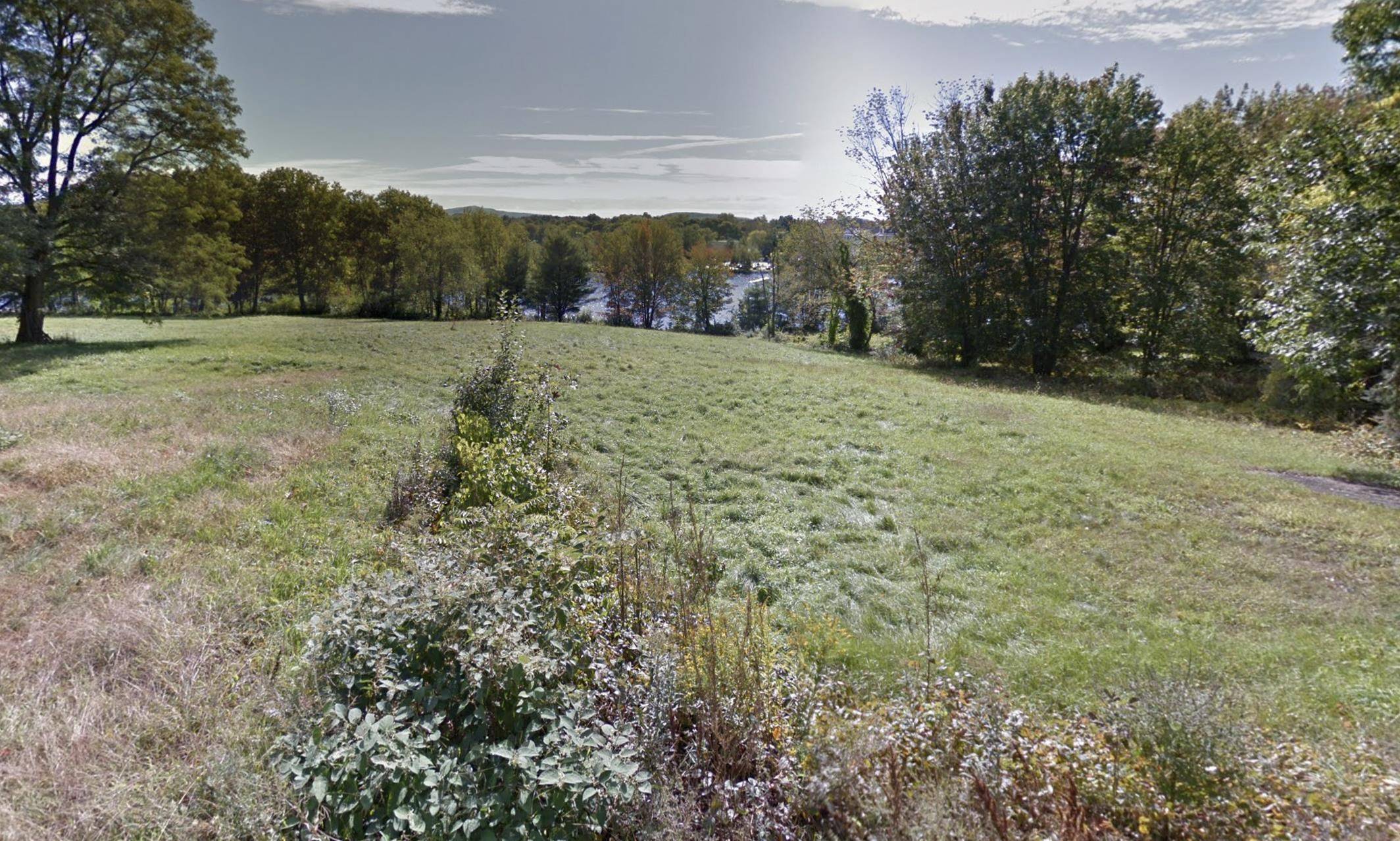 57 Bay ST, Wolfeboro, NH 03894